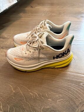 HOKA Clifton 9